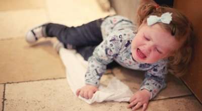 Cách xử trí khi bé ăn vạ một cách hiệu quả